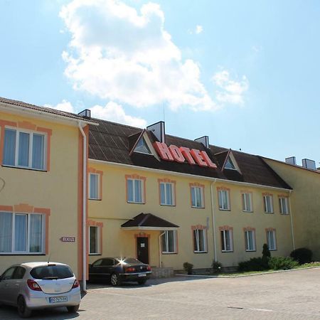 Kremin Hotel Kremenets Bagian luar foto