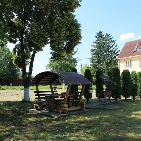 Kremin Hotel Kremenets Bagian luar foto
