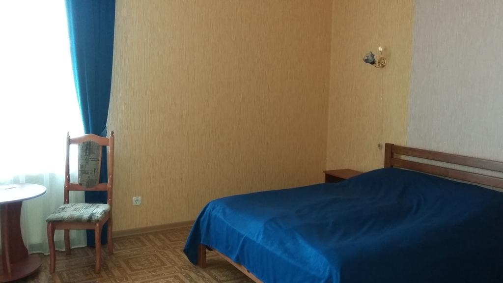 Kremin Hotel Kremenets Ruang foto