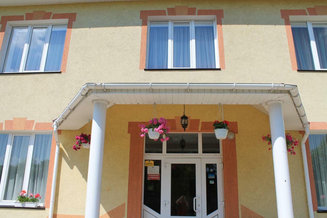 Kremin Hotel Kremenets Bagian luar foto