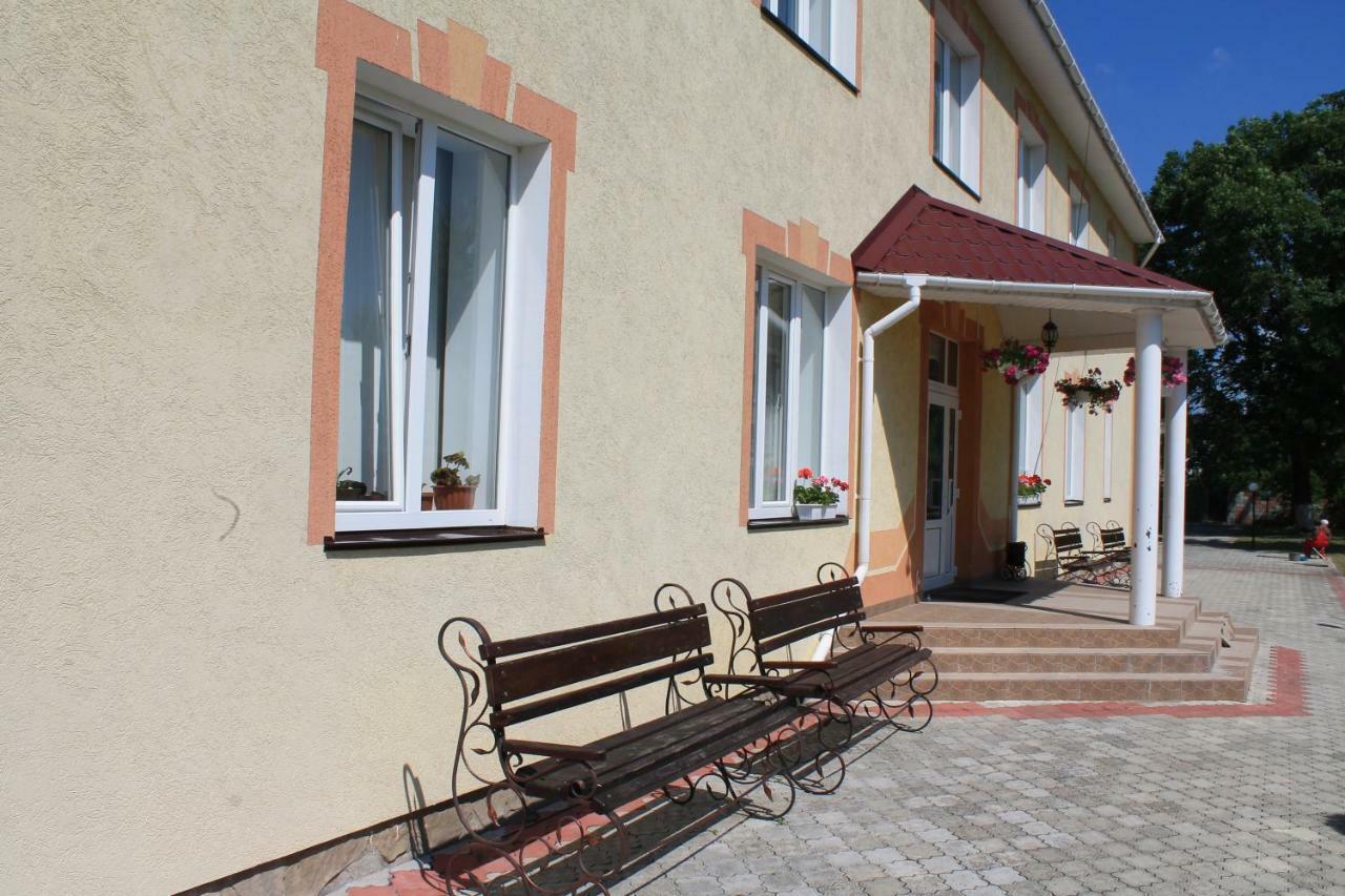 Kremin Hotel Kremenets Bagian luar foto