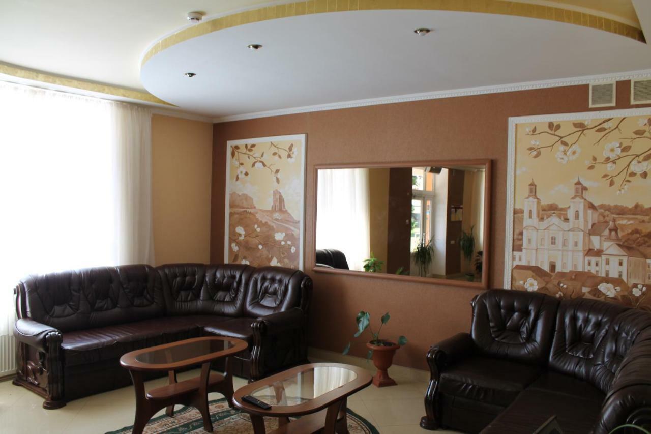 Kremin Hotel Kremenets Bagian luar foto