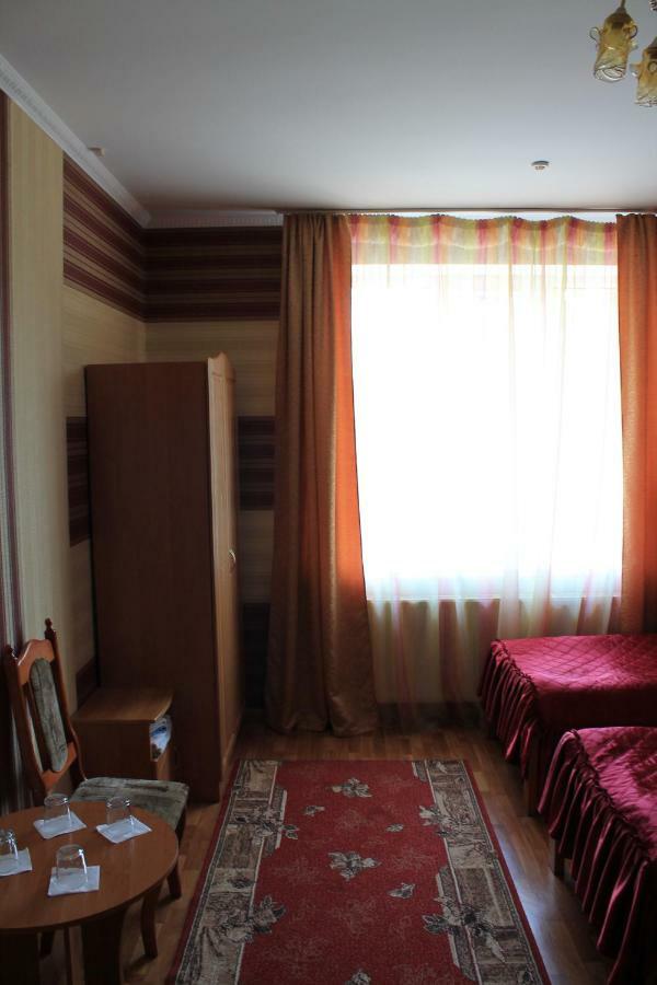 Kremin Hotel Kremenets Bagian luar foto