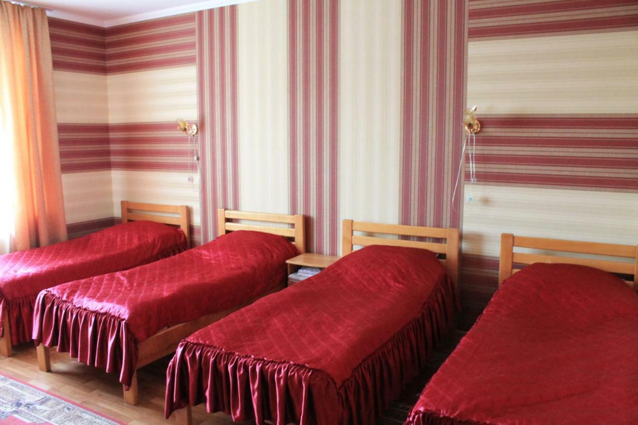 Kremin Hotel Kremenets Bagian luar foto