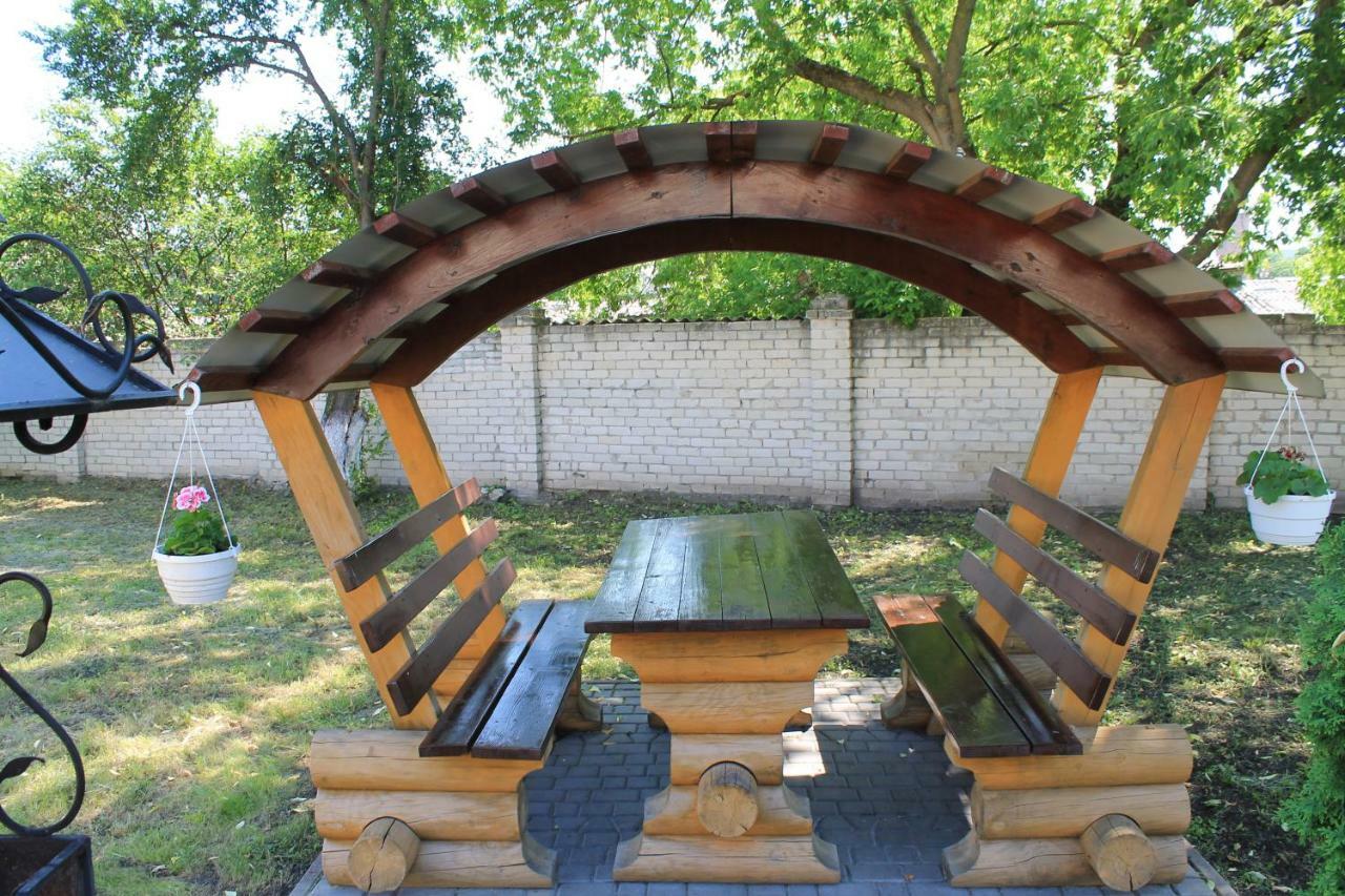 Kremin Hotel Kremenets Bagian luar foto