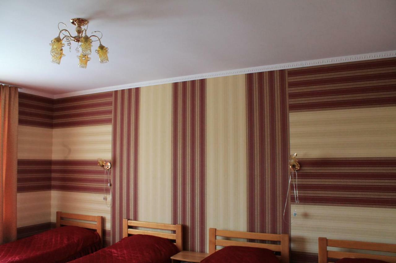 Kremin Hotel Kremenets Bagian luar foto