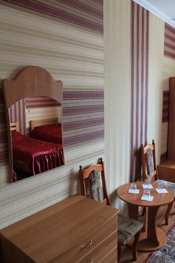 Kremin Hotel Kremenets Bagian luar foto
