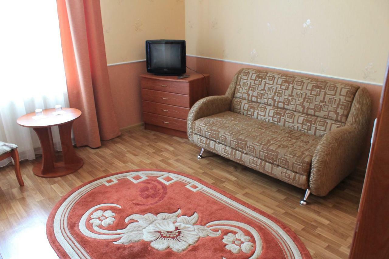 Kremin Hotel Kremenets Bagian luar foto
