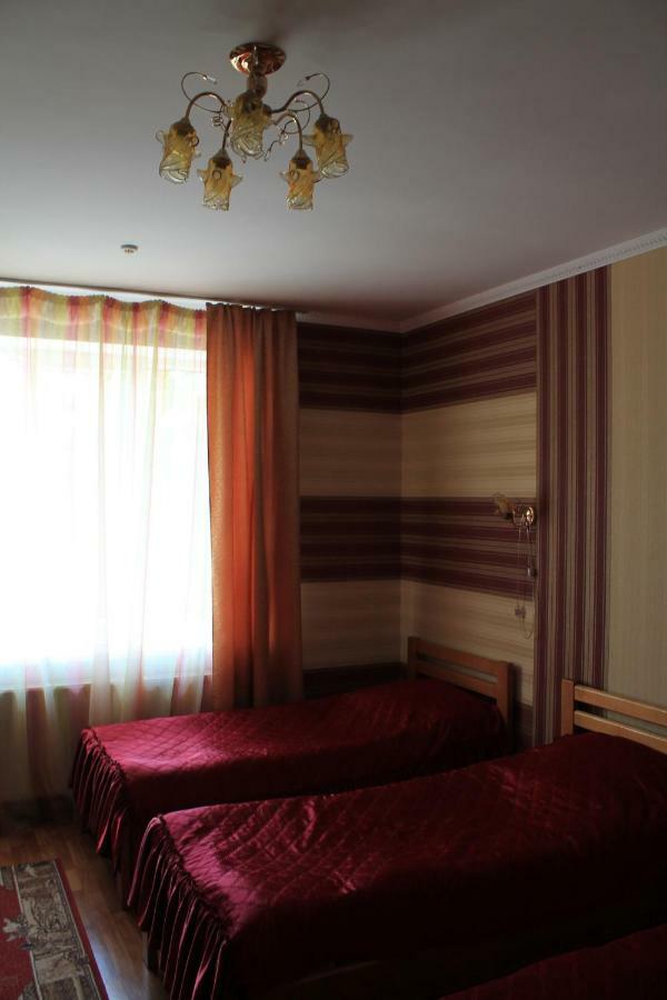 Kremin Hotel Kremenets Bagian luar foto