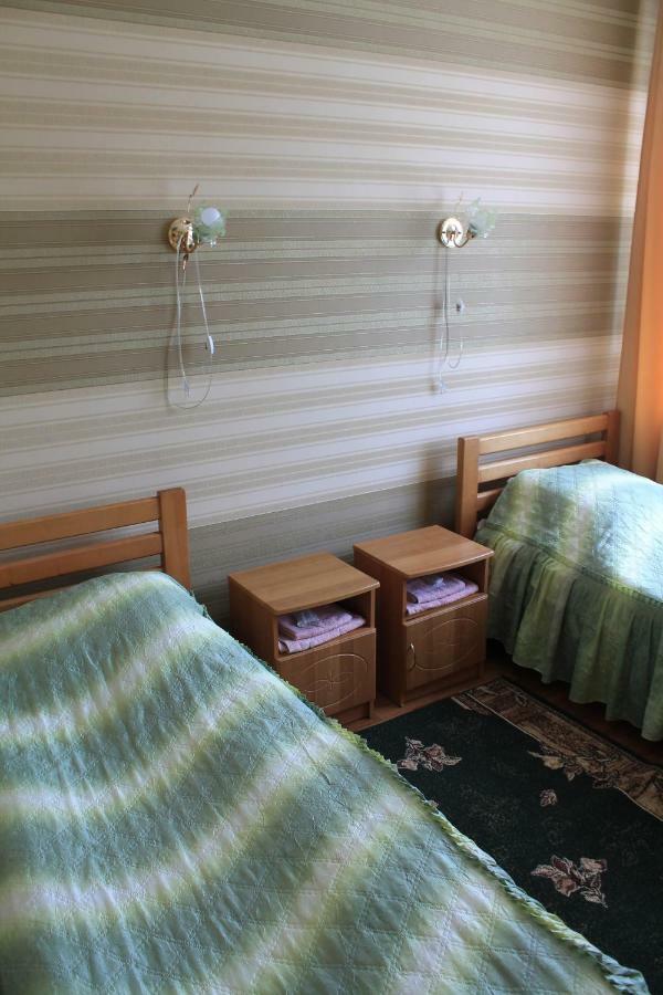 Kremin Hotel Kremenets Bagian luar foto