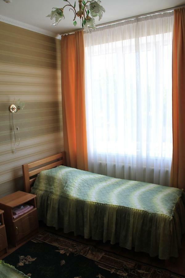 Kremin Hotel Kremenets Bagian luar foto