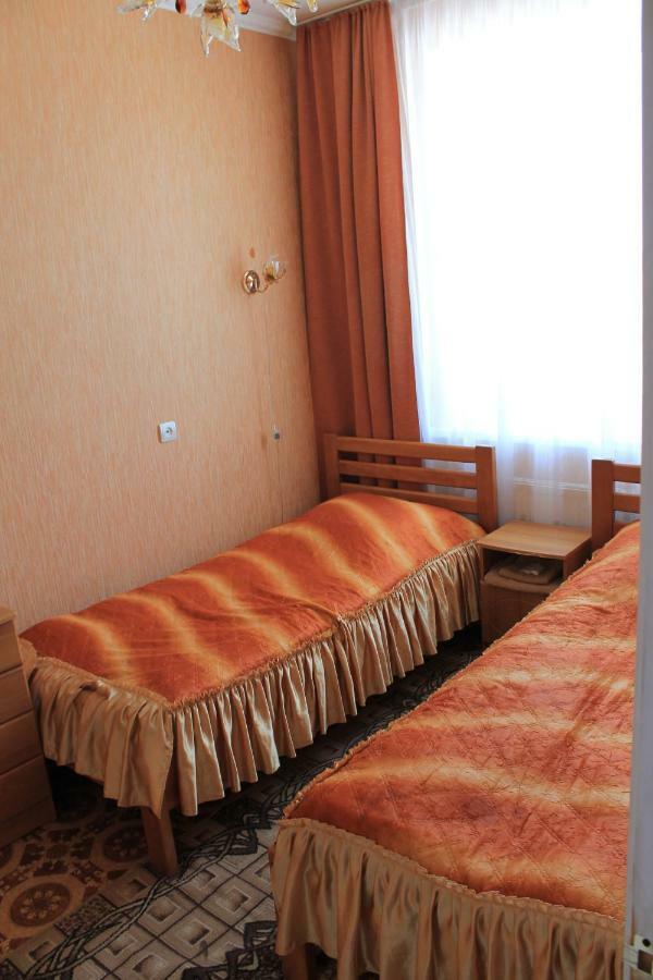 Kremin Hotel Kremenets Bagian luar foto