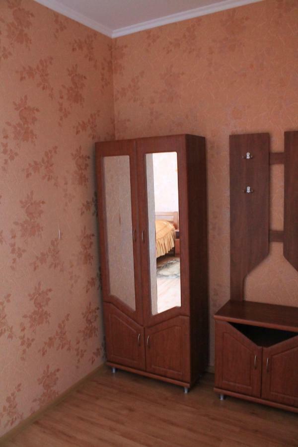 Kremin Hotel Kremenets Bagian luar foto