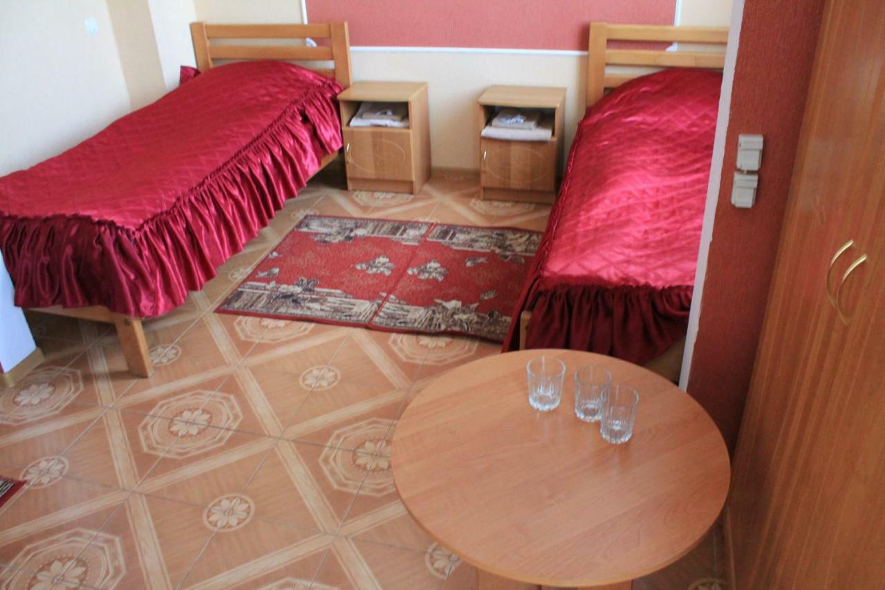 Kremin Hotel Kremenets Bagian luar foto