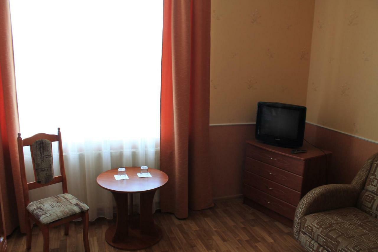Kremin Hotel Kremenets Bagian luar foto