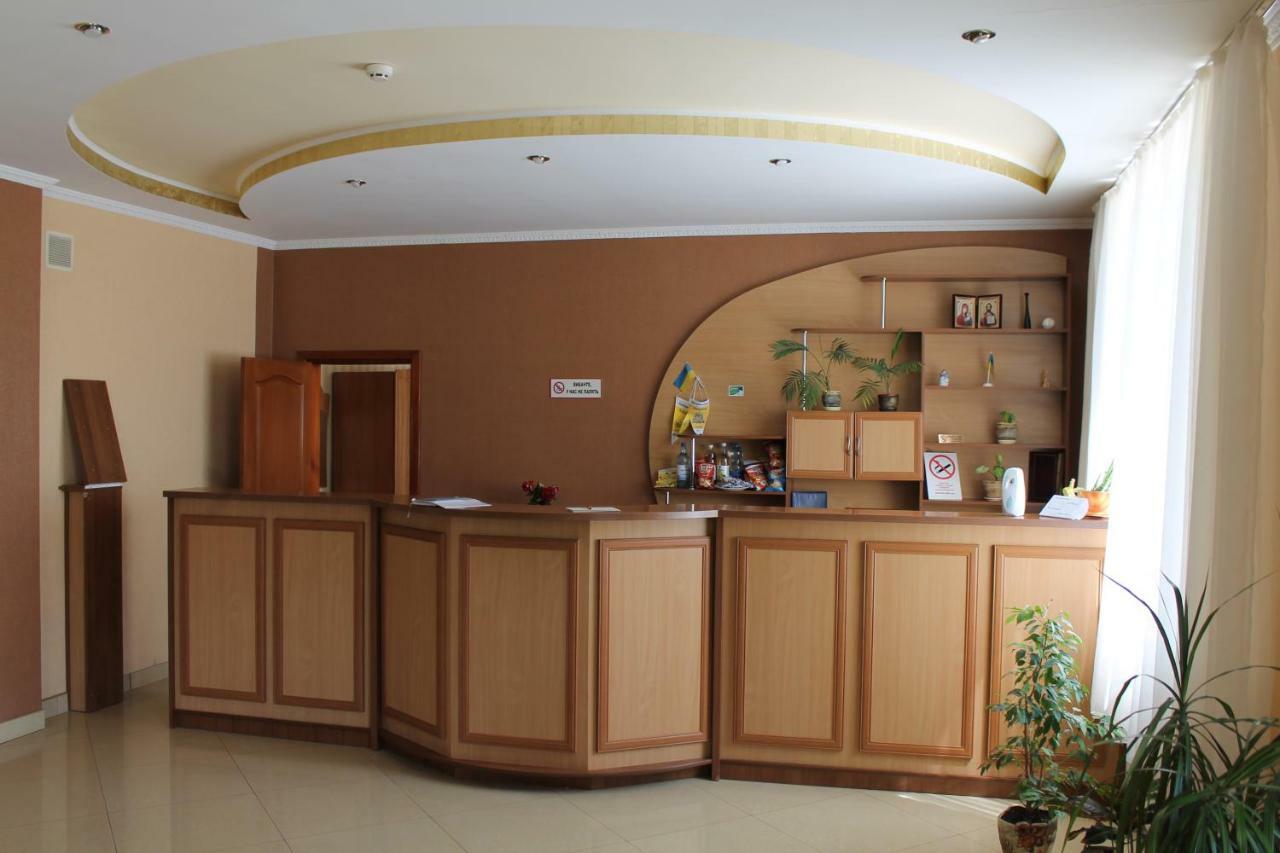 Kremin Hotel Kremenets Bagian luar foto